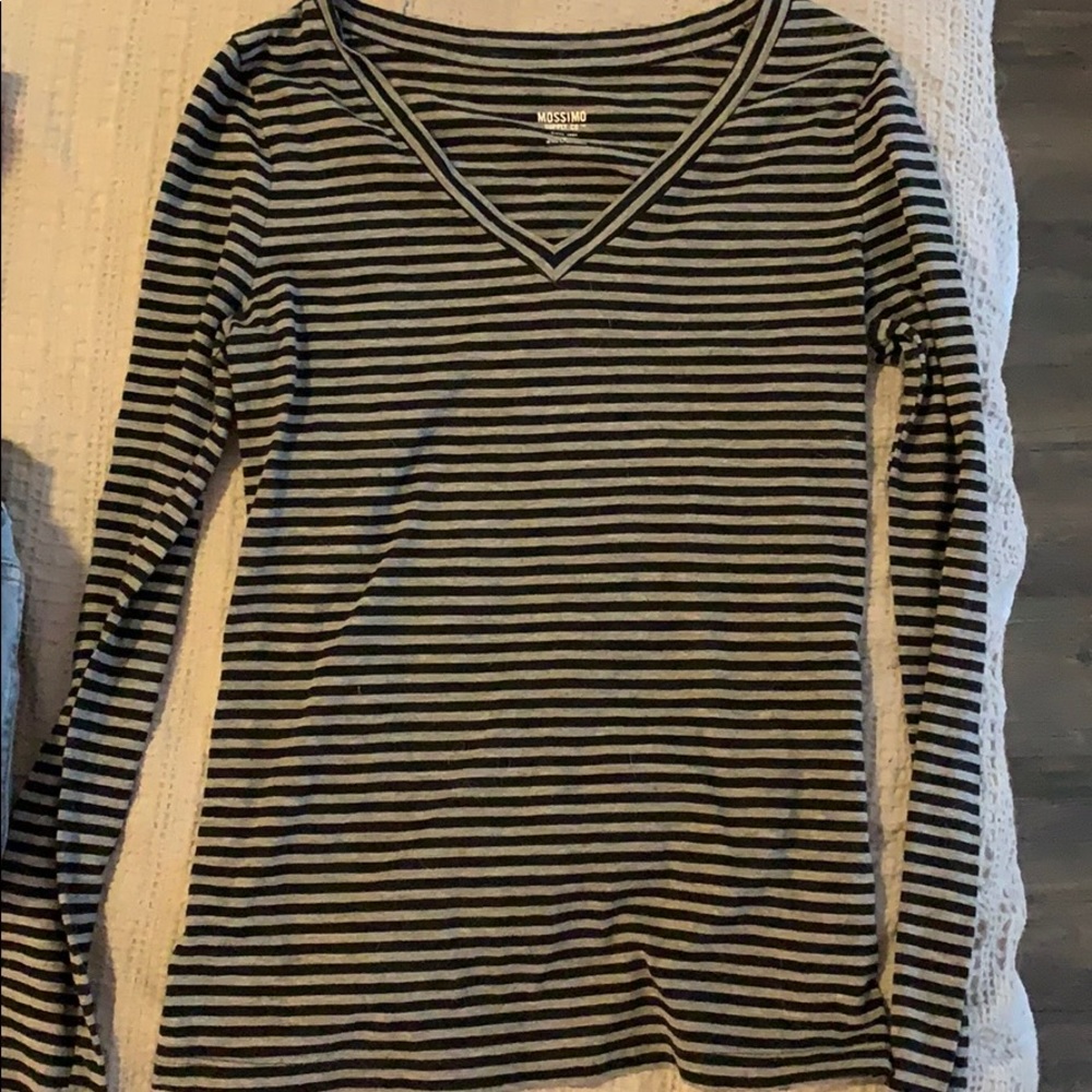 Long sleeve v-neck